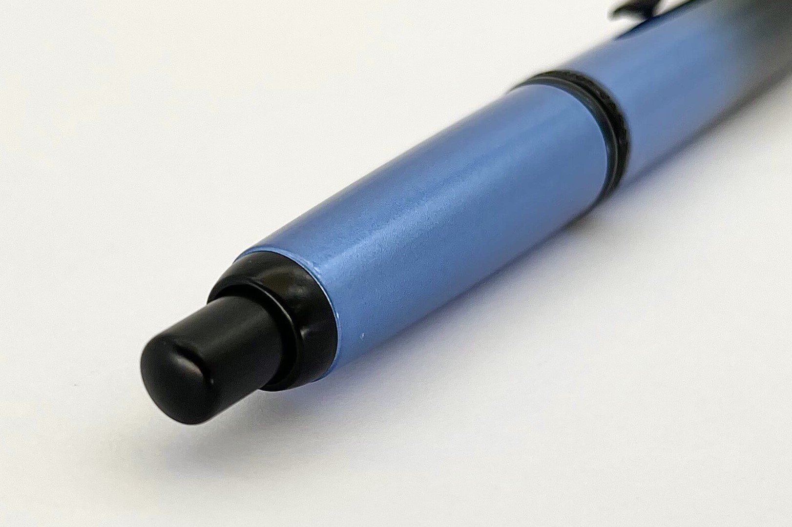 PilotLimitedEdition2021CaplessVanishingPointBlackIceFountainPen_M